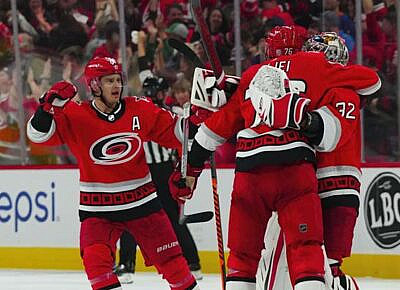 Carolina Hurricanes vs New York Islanders 4-21-2023