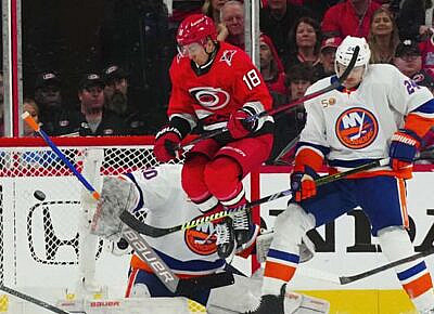 New York Islanders vs Carolina Hurricanes 4-19-2023