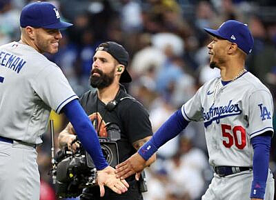 Los Angeles Dodgers vs Milwaukee Brewers 5-8-2023