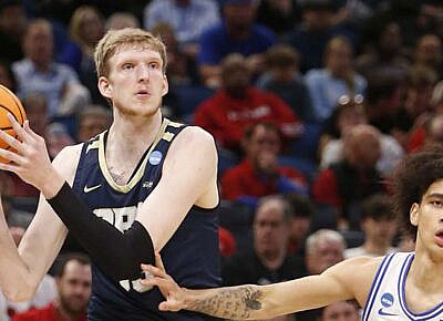 Towering Talent: Missouri Secures 7-foot-3 Powerhouse Connor Vanover as a Game-Changing Transfer!