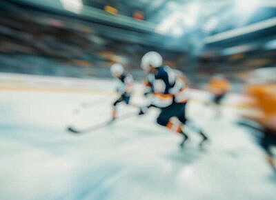 How Momentum Swings Influence Live Betting Odds in Hockey