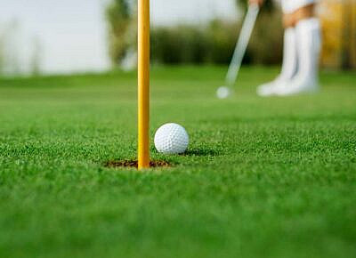 Why Golf Live Betting Requires Constant Odds Updates and Risk Tracking